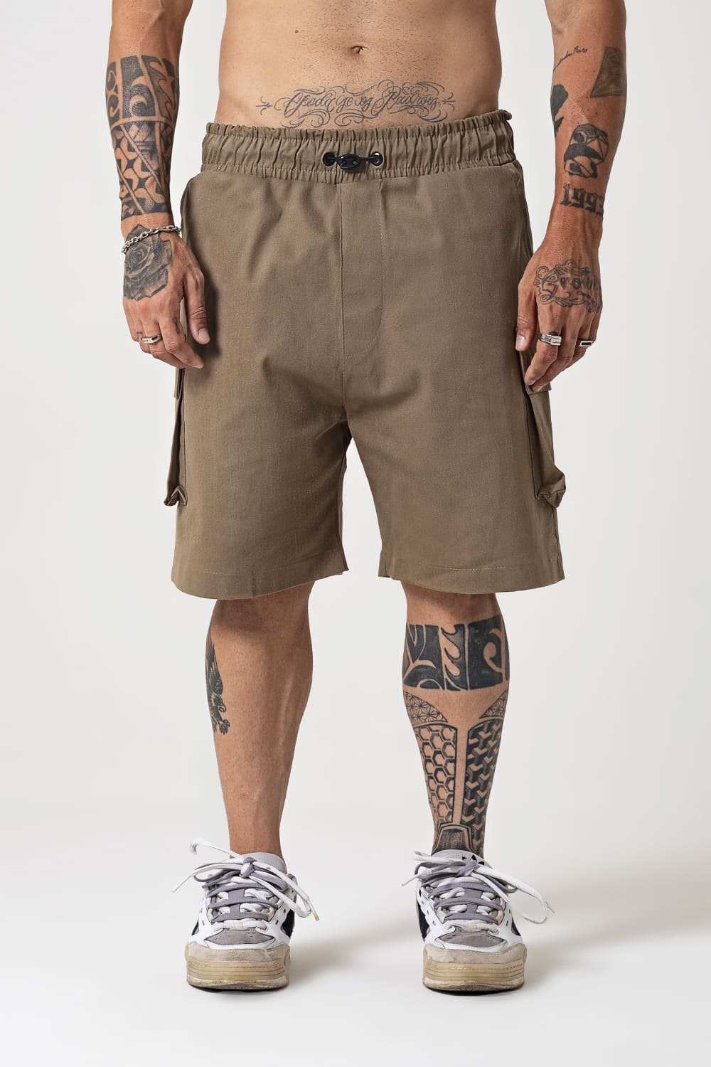 Bermuda Cargo Masculina Caqui | Streetwear com Bolsos Funcionais